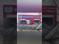 El técnico de Kolon ha instalado y puesto en marcha la máquina de lavado de coches modelo KL360-1 y KL-360premium