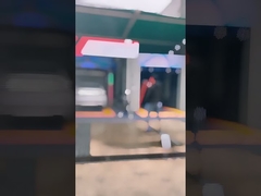 Damos la bienvenida a los clientes de Tailandia que vienen a visitar nuestra empresa.