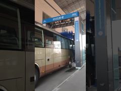 ¡Máquina de lavado automática de autobuses eficiente Kolon para limpieza de flotas!