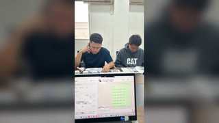 Damos la bienvenida a los clientes de Tailandia que vienen a visitar nuestra empresa.