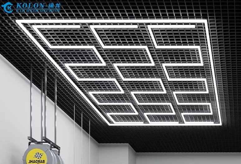 Iluminación LED de detalle del techo para el Salón de Automóviles Comerciales